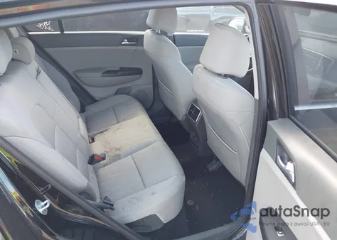 2017 Kia Sportage Lx z USA, uszkodzony, nr VIN KNDPMCAC9H7055904